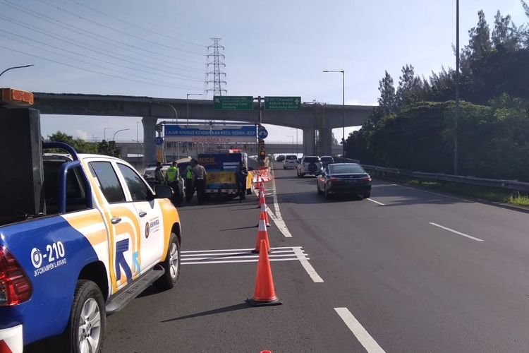 lalu lintas, Lalu Lintas di Tol MBZ Naik 14 Persen Selama Libur Isra Miraj