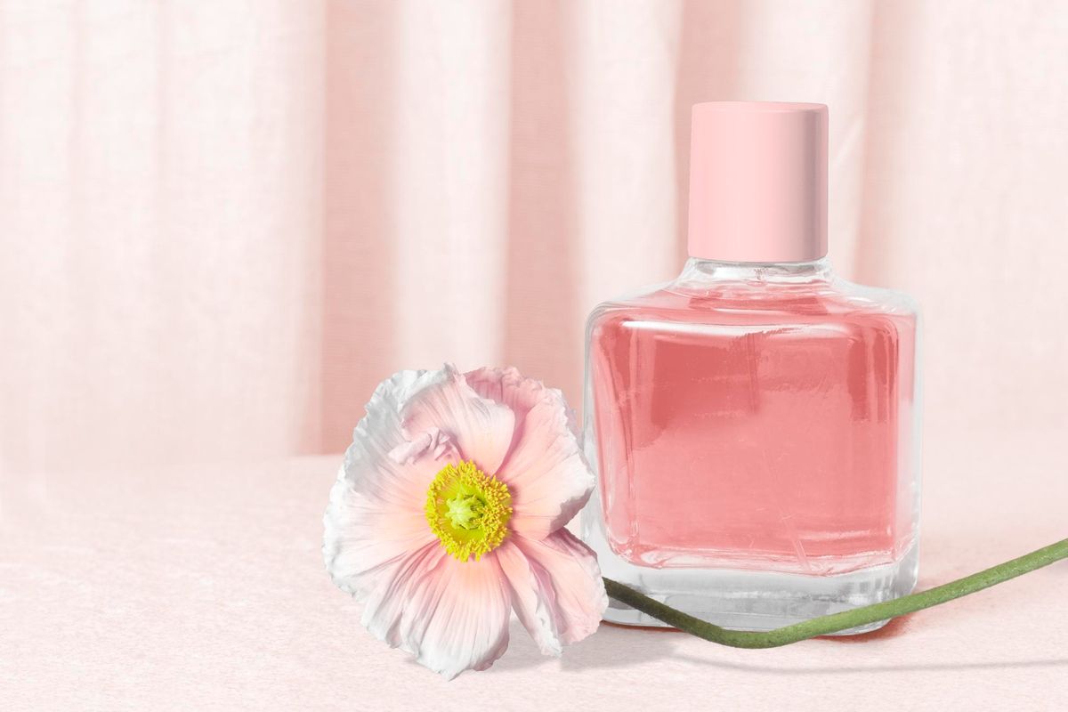 Kandungan Parfum yang Harus Dihindari Remaja, Orangtua Wajib Tahu!, 1. Fragrance allergens , 2. Phthalates, 3. Musks sintetis dan alkohol berkadar tinggi, 4. Pewarna sintetis dan pengawet tertentu