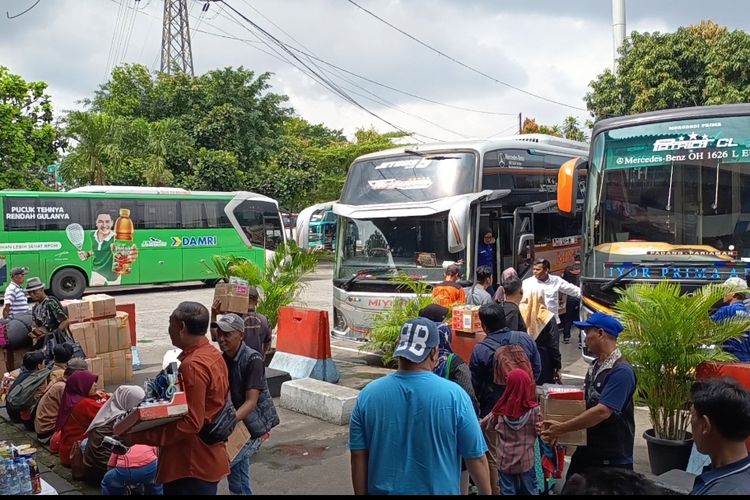 angkutan umum, Mudik Lebaran 2026, Penumpang Angkutan Darat Tembus 1,5 Juta Orang