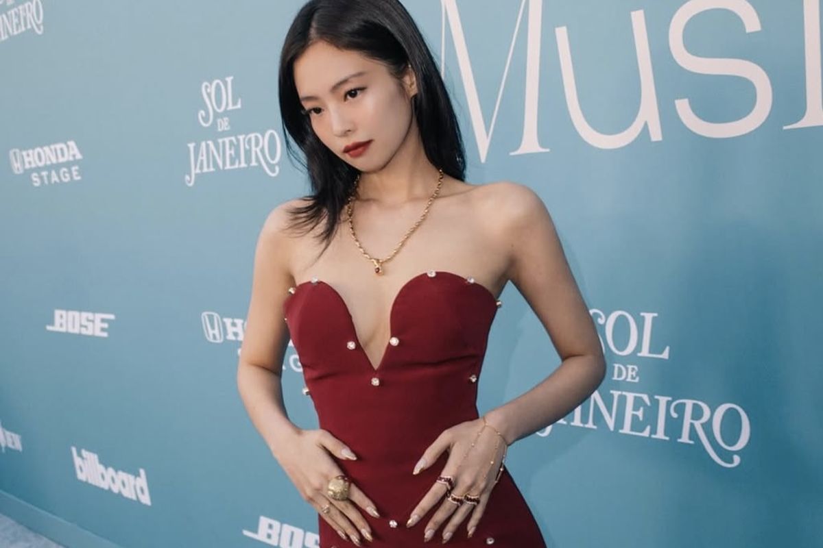 Jennie Kim, Billboard Women in Music 2025, Jennie BLACKPINK, jennie blackpink Billboard Women in Music 2025, penampilan jennie blackpink, gaya Jennie Blackpink, style Jennie Blackpink, Pakai Cincin Antik Rp 165 Juta, Intip Gaya Jennie BLACKPINK di Billboard Women in Music 2025