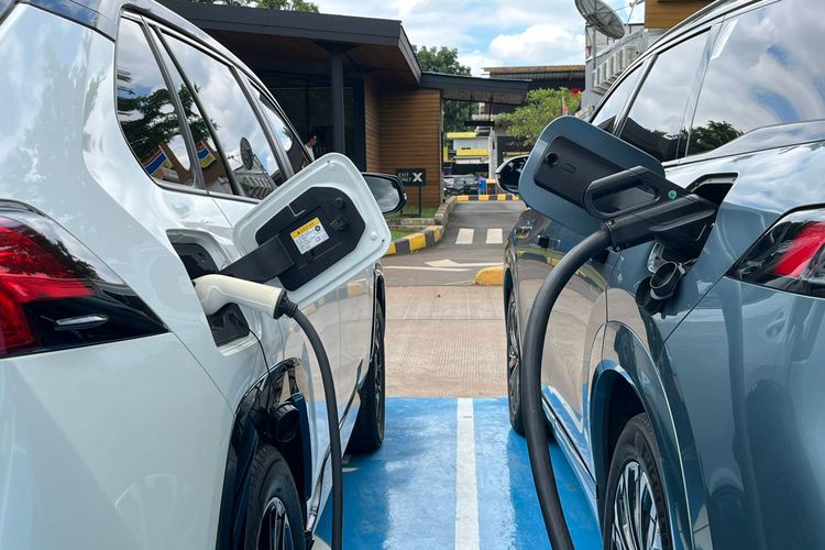 insentif nonfiskal, ganjil genap, mobil listrik, Periklindo, Perluas Insentif Nonfiskal Mobil Listrik ke Seluruh Indonesia