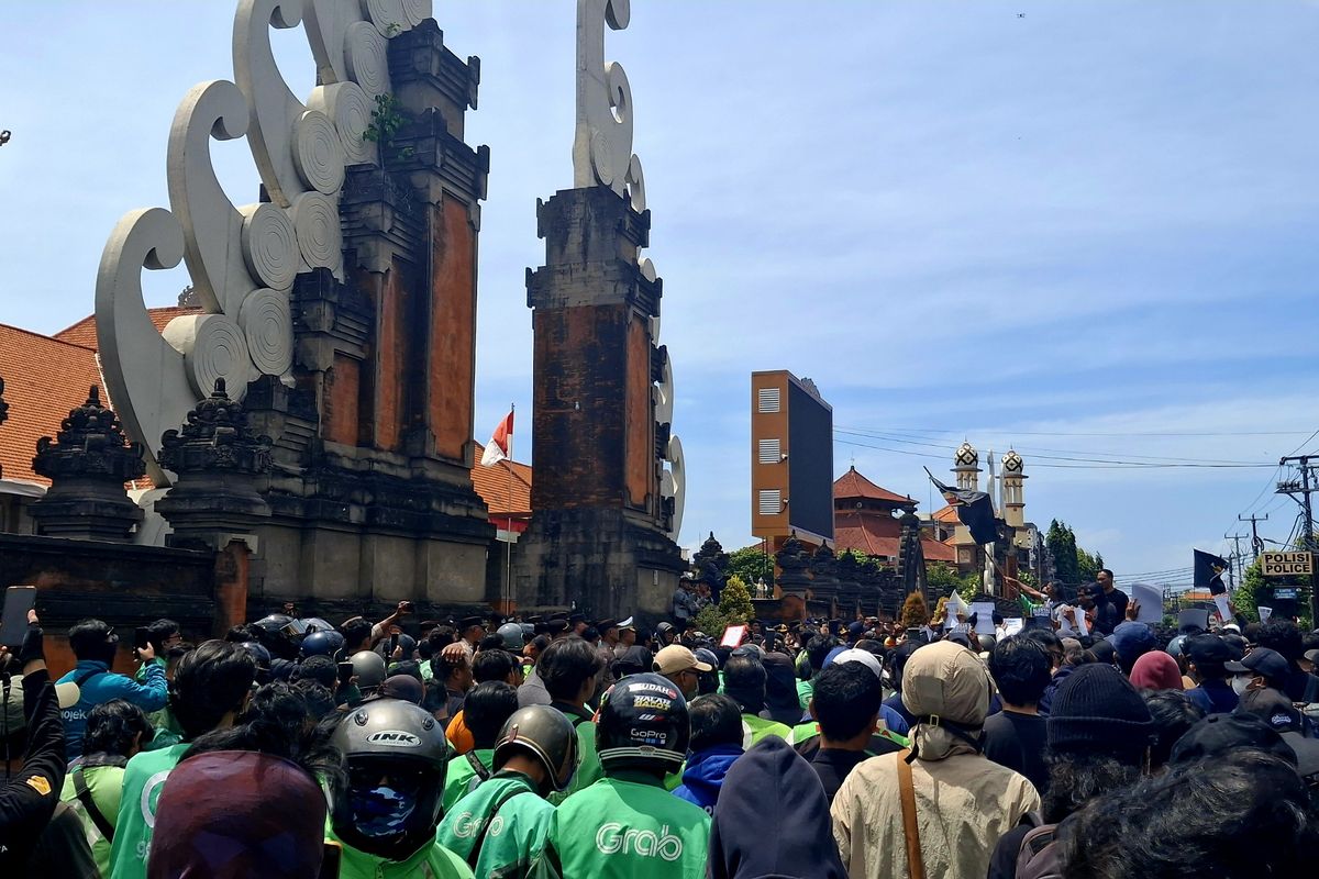 mahasiswa, Bali, ojol, reformasi polri, demo damai, Tuntut Reformasi Polri, Ojol dan Mahasiswa Demo Damai di Bali