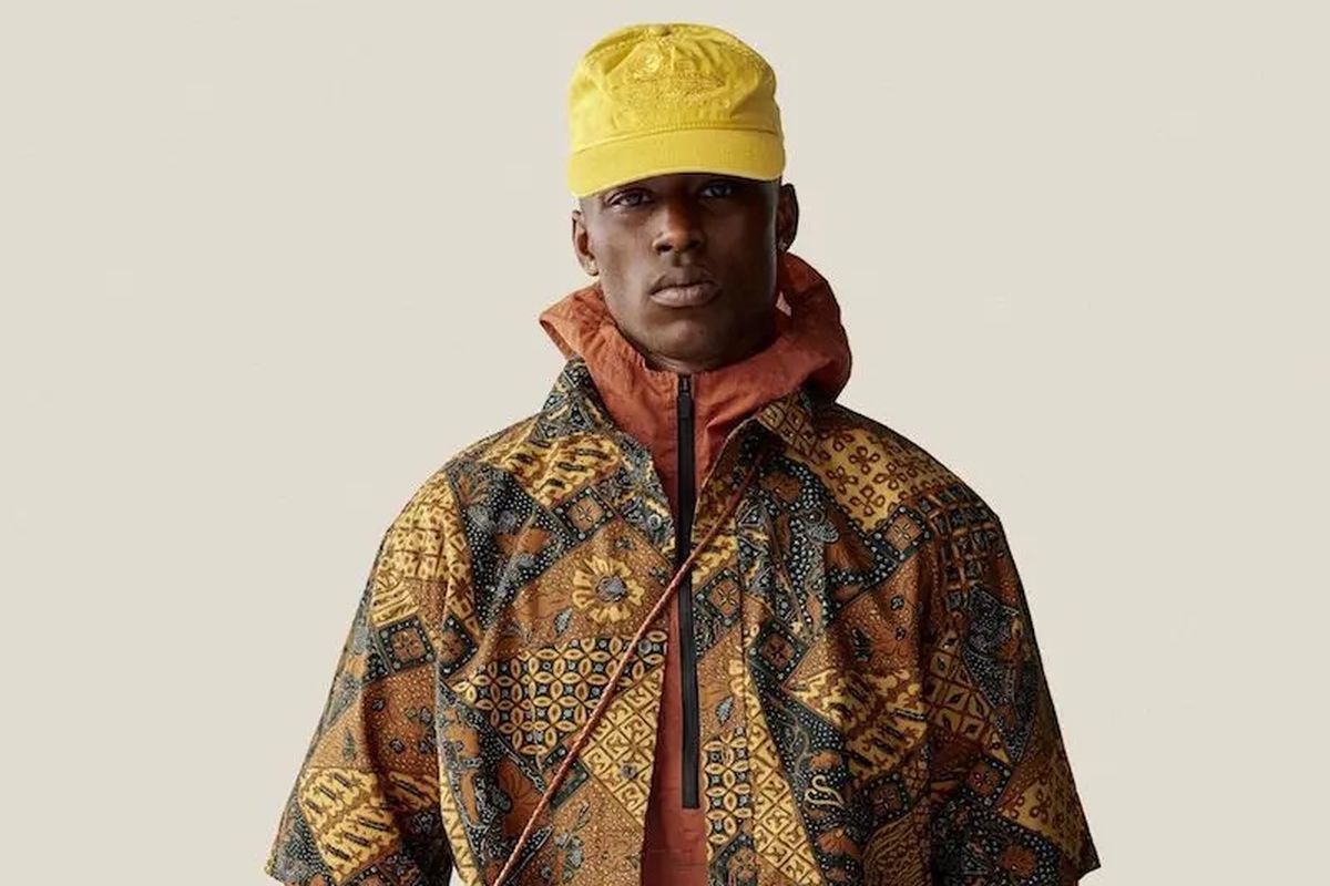 batik, Aime Leon Dore, Kemeja Batik Hadir dalam Koleksi Brand New York Aime Leon Dore, Batik Jadi Sorotan di Koleksi Global, Detail Batik Koleksi Aime Leon Dore, Perpaduan Sportswear dan Sentuhan Seni, Kolaborasi dan Gaya Retro yang Kuat