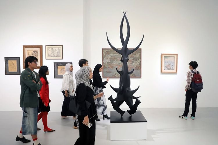Jakarta, pameran gratis di Jakarta, Ngabuburit Gratis di Jakarta? Ini 5 Pameran Seni yang Wajib Dikunjungi, 1. “Unserious Series: Food for Thought”, 2. “Critically Bali: One Small Island, Fourteen Diverse Perspectives”, 3. “Biophilia: Exquisite Corpse”, 4. “Warna Hidup” oleh Oototol, 5. “In the Name of Our Mother on Earth”