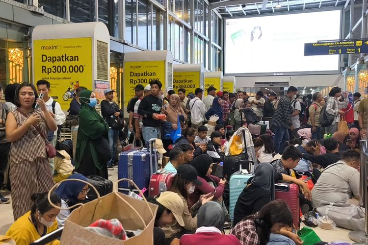 Hari Pertama Long Weekend Kenaikan Yesus Kristus, KAI Layani 196.000 Lebih Pelanggan, 196.302 pelanggan pada hari pertama Long Weekend Kenaikan Yesus Kristus, Okupansi penjualan tiket kereta selama long weekend Kenaikan Yesus Kristus, 10 stasiun dengan volume keberangkatan tertinggi, Imbauan dari KAI untuk pelanggan