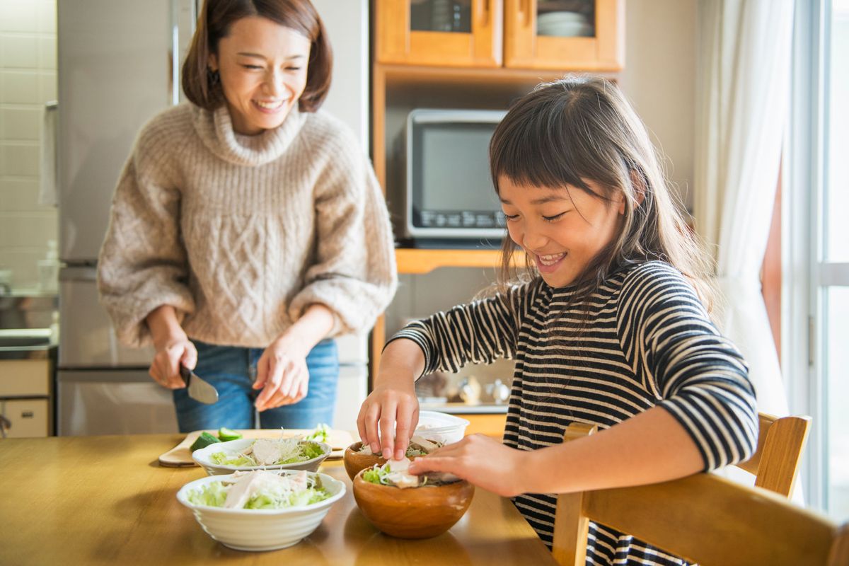 mom guilt, Benarkah Mom Guilt Berdampak pada Anak? Ini Penjelasan Psikolog, Kecemasan ibu bisa diserap anak, Kepercayaan diri ibu memengaruhi perilaku anak, Anak tidak membutuhkan ibu yang sempurna, Anak membutuhkan ibu yang tenang dan bahagia