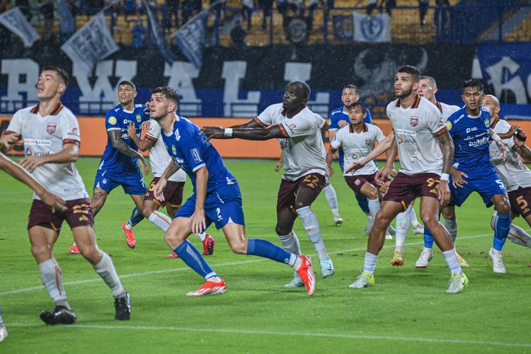 Persib, David da Silva, Gervane Kastaneer, Liga 1 2024-2025, Borneo FC Samarinda, Persib Bandung, Bojan Hodak, Borneo FC Vs Persib Bandung, Borneo FC Vs Persib: Badai Cedera, Maung Tanpa Empat Pemain Inti
