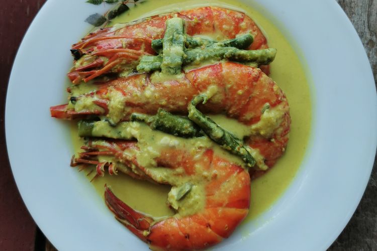 Aceh, masakan Aceh, kuliner Aceh, Kuliner Aceh, rempah aceh, masakan aceh, resep makanan aceh, resep masakan tradisional aceh, resep makanan khas aceh yang enak, resep masakan aceh, 5 Masakan Khas Aceh yang Kaya Rempah, Resep Tradisional dari Ujung Barat Nusantara, 1. Sambai – Urap Aceh Segar Kaya Rempah, 2. Dedah Boh Itek – Dadar Telur Berbumbu Khas Aceh, 3. Gulai Jruk – Gulai Udang dengan Sayuran Lengkap, 4. Mi Goreng Aceh – Mi Pedas Gurih Berisi Daging dan Udang, 5. Nasi Beriani Aceh – Hidangan Beras Rempah ala Timur Tengah