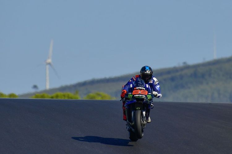 cryosauna, Valentino Rossi, Lorenzo Ungkap Taktik Rahasia Kalahkan Rossi di MotoGP 2015