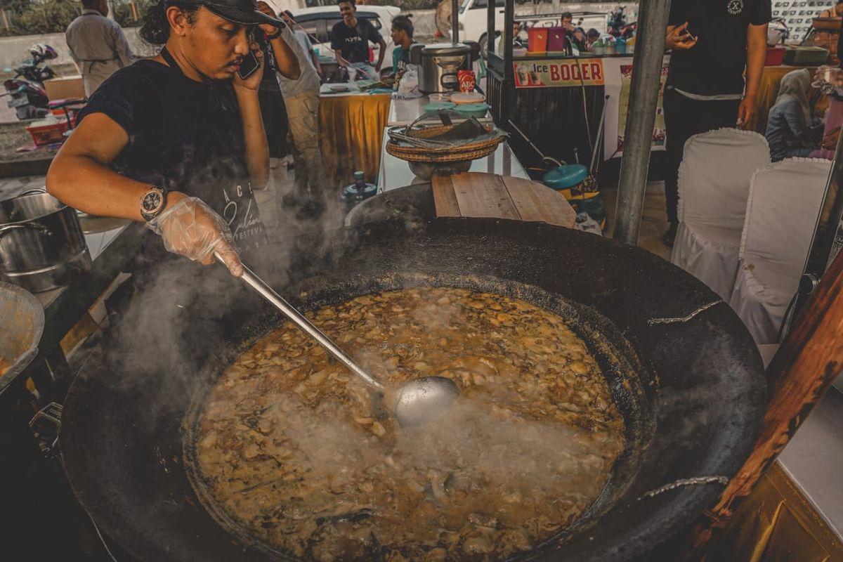 Aceh, kuliner Aceh, makanan Aceh, masakan Aceh, Kuliner Aceh, makanan aceh, masakan aceh, resep makanan aceh, resep masakan aceh, Ragam Masakan Aceh: Kaya Rempah, Beraroma Tajam, dan Melegenda di Nusantara, 1. Pacri Nanas: Hidangan Manis-Asam Pelengkap Nasi Beriani, 2. Asam Keung Udeng (Udang Kuah Asam Pedas), 3. Gule Thi Boh Panah (Gulai Daging Kambing dan Sapi), 4. Thi Tuom (Daging Berbumbu), 6. Manok Boh Jantung (Ayam Masak Jantung Pisang), 7. Dalca, 8. Tumeh Ungket Sure (Tumis Ikan Tongkol)