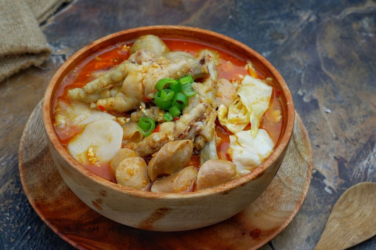 Seblak, ceker mercon, seblak, dampak makan seblak, dampak makan ceker mercon, dampak sering makan seblak, Sering Makan Seblak dan Ceker Mercon, Ketahui Dampaknya pada Kesehatan, 1. Saluran pencernaan terganggu, 2. Ambang toleransi meningkat, 3. Meningkatkan berat badan, 4. Hipertensi, 5. Tidak diketahui keamanannya