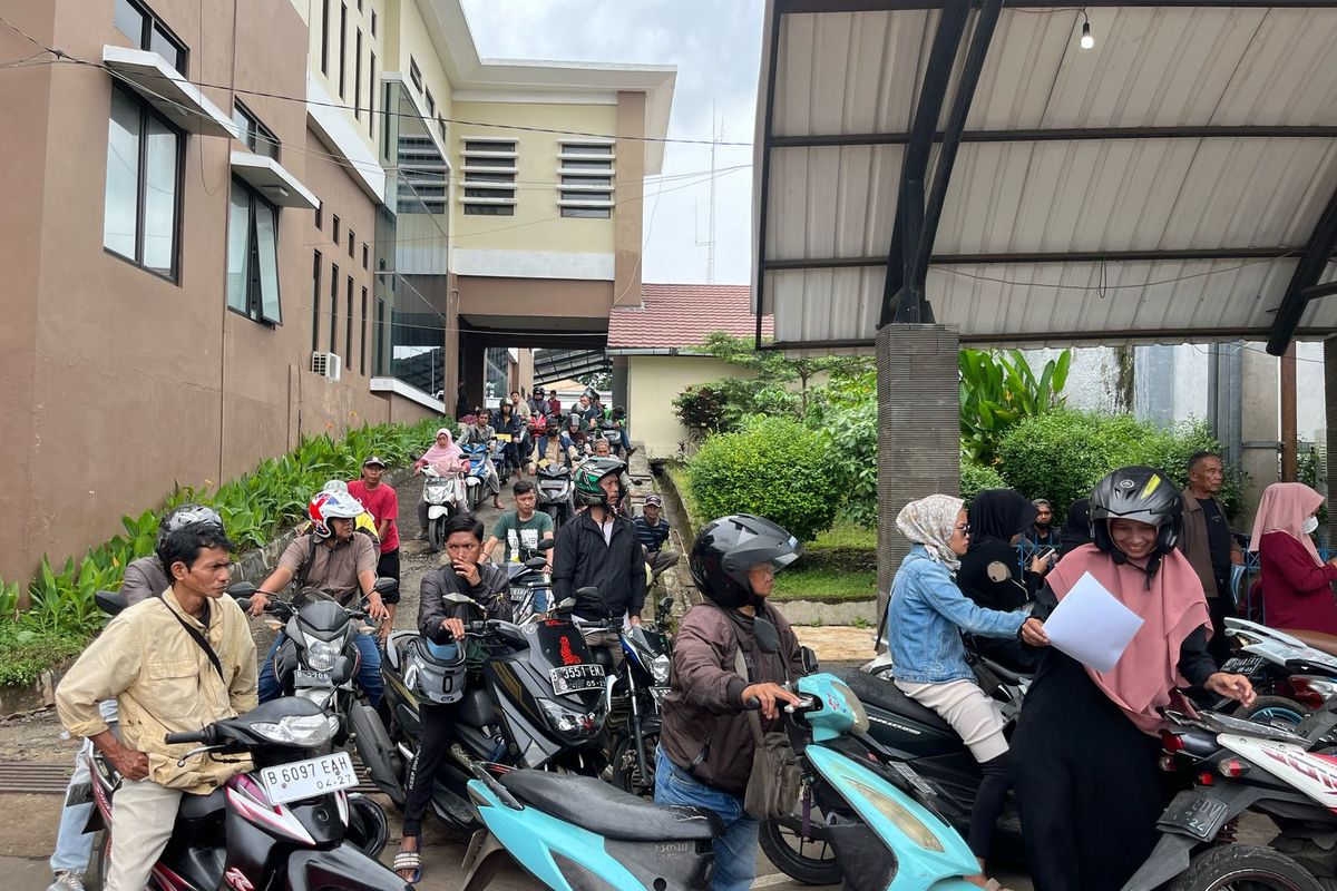 pajak, pajak kendaraan, gubernur jawa barat, pemutihan pajak, Pajak Kendaraan Bermotor (PKB), Gubernur Jawa Barat Dedi Mulyadi, Pemutihan Pajak Kendaraan di Jabar Diperpanjang Hingga 30 Juni 2025