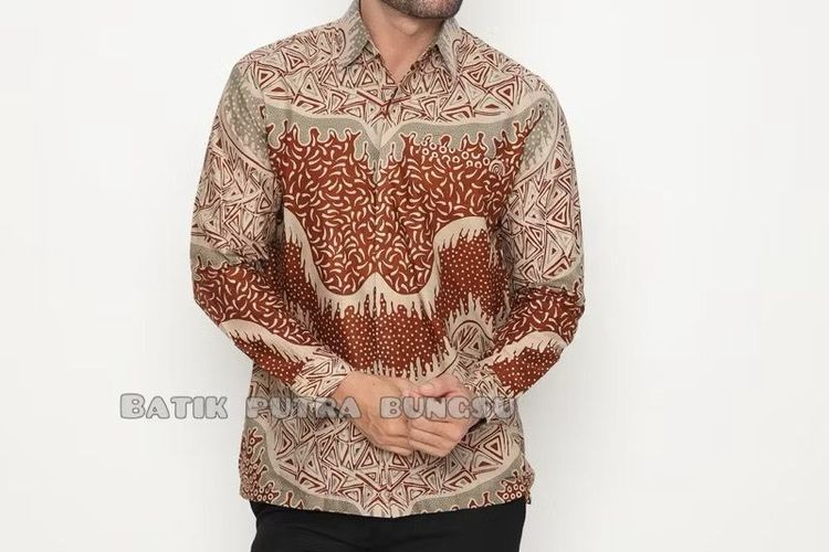rekomendasi batik pria, baju batik pria 2025, batik pria lengan panjang, batik pria lengan pendek, batik pria modern, 5 Rekomendasi Baju Batik Pria, Harga Mulai Rp 100 Ribuan, 1. Batik motif prabuseno dari Batik Indonesia, 2. Batik motif mahameru Batik Putra Bungsu , 3. Batik motif dewanagari, 4. Batik motif asana Maginot, 5. Batik motif modern Dama Kara