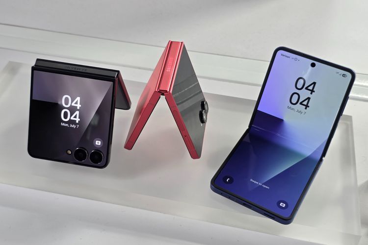 Samsung, Galaxy Z Fold 7, Galaxy Z Flip 7, Samsung Z Flip 7, samsung z fold 7, samsung z flip 7, Tipisnya Samsung Z Fold 7 dan Z Flip 7 Curi Perhatian Prilly Latuconsina dan Arief Muhammad