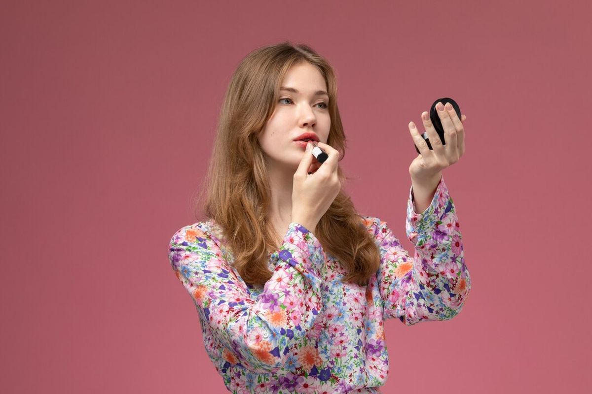 rekomendasi lip cream, Lip cream Wardah, Lip cream Make Over, lip cream brand lokal terbaik, lip cream wardah, lip cream make over, rekomendasi lip cream bagus, 7 Rekomendasi Lip Cream dari Brand Lokal, Harga Mulai Rp 15.000, 1. Madame Gie Always On Lip Cream, 2. Hanasui Mattedorable Lip Cream Matcha Latte, 3. Marina Glow Ready Colorlast Velvet Matte Lip Cream, 4. Emina Creamatte, 5. Mineral Botanica The Grail Soft Matte Lip Cream, 6. Wardah Exclusive Matte Lip Cream, 7. MAKE OVER Powerstay Transferproof Matte Lip Cream