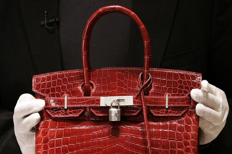 Truong My Lan, Tas Birkin, harga tas Birkin, Tas Birkin Milik Konglomerat Vietnam yang Dipenjara Laku Rp 8,9 Miliar dalam 30 Menit, Salah satu tas Birkin laku hampir 7 kali lipat harga awal, Tas Birkin disebut jadi simbol status dan investasi, Truong My Lan ingin menyimpan tas untuk keluarganya, Birkin masih jadi tas paling mahal di dunia