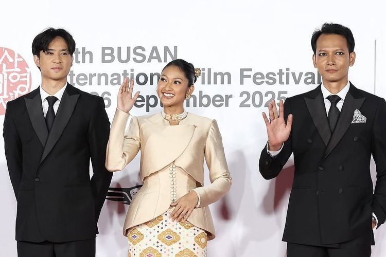 Dian Sastrowardoyo, Reza Rahadian, Fedi Nuril, Nicholas Saputra, Devano Danendra, Busan International Film Festival, biff 2025, busan international film festival 2025, Gaya 7 Artis Indonesia di Busan International Film Festival 2025, Ada Fedi Nuril, 1. Dian Sastrowardoyo, 2. Fedi Nuril, 3. Reza Rahadian, 4. Devano Danendra, 5. Claresta Taufan Kusumarina, 6. Nicholas Saputra, 7. Harleyava Princy