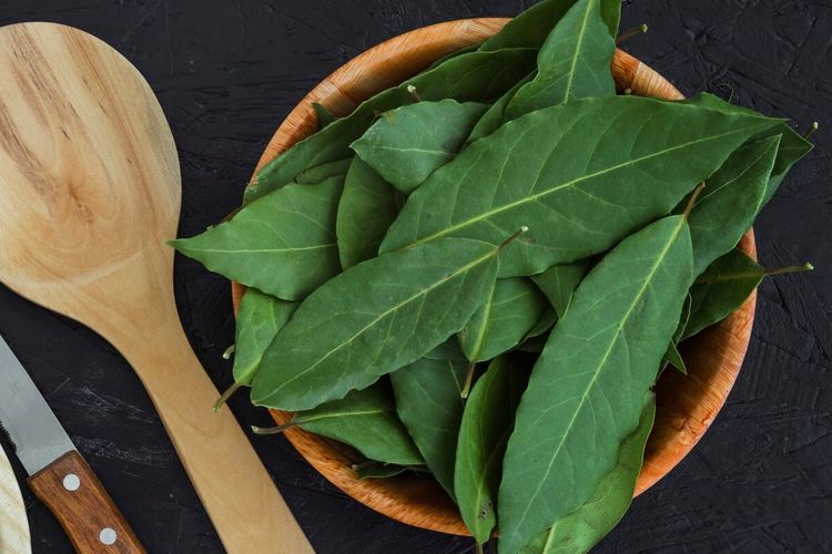 Jengkol, cara hilangkan bau jengkol, Cara Hilangkan Bau dan Rasa Pahit Jengkol, cara hilangkan pahit jengkol, Cara Hilangkan Bau dan Rasa Pahit Jengkol, Makin Nikmat Dikonsumsi, Menggunakan daun salam, Rendam dengan air kapur sirih, Rebus dengan air kapur sirih, Rebus dengan abu gosok, Menggunakan daun jeruk, Rebus dengan daun jambu biji dan daun teh