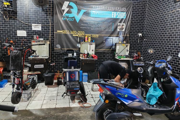 Motor Listrik, baterai, Saran Bengkel Spesialis: Motor Listrik Servis Setiap 6 Bulan