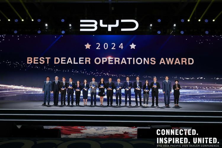 mobil listrik, diler resmi, diler BYD, jaringan diler, BYD Arista, Diler BYD Arista Raih 13 Penghargaan Internasional