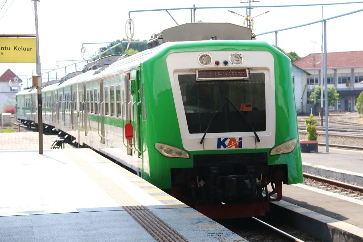 harga tiket, ka bias, 17 Agustus 2025, tiket KA BIAS, Stasiun Caruban, Solo ke Madiun, Harga Tiket KA BIAS Solo-Madiun Mulai Rp 7.000, Ini Cara Belinya!, KA BIAS (571B) Madiun-Bandara Adi Soemarmo, KA BIAS (576A) Bandara Adi Seomarmo-Madiun, KA BIAS (577A) Madiun-Bandara Adi Soemarmo, KA BIAS (572B) Bandara Adi Soemarmo-Madiun, KA BIAS (573B), KA BIAS (578A), KA BIAS (579A), KA BIAS (574A), KA BIAS (575A), KA BIAS (580B)