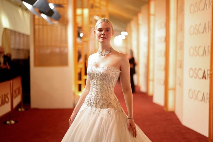 Oscar 2026, Elle Fanning Tampil Bak Putri Dongeng di Oscar 2026