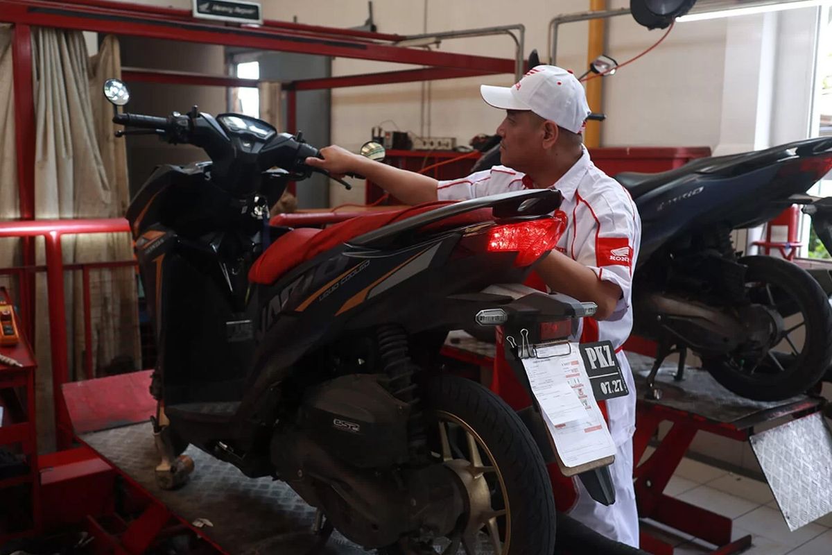 harga spare part, AHASS, harga oli, Rupiah Melemah, Spare Part Motor Honda Naik 10 Persen