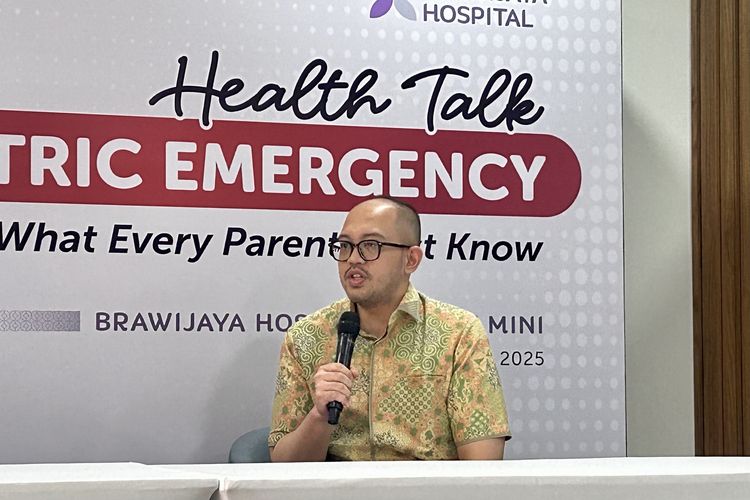 patah tulang, patah tulang pada anak, anak patah tulang, gejala patah tulang pada anak, ciri ciri patah tulang, ciri-ciri patah tulang, Ciri-ciri Patah Tulang pada Anak yang Sering Tak Disadari Orangtua Menurut Dokter, Ciri-ciri patah tulang pada anak, Segera bawa ke dokter jika dicurigai patah tulang, Perhatikan mekanisme jatuh anak, Pantauan orangtua jadi kunci pemulihan