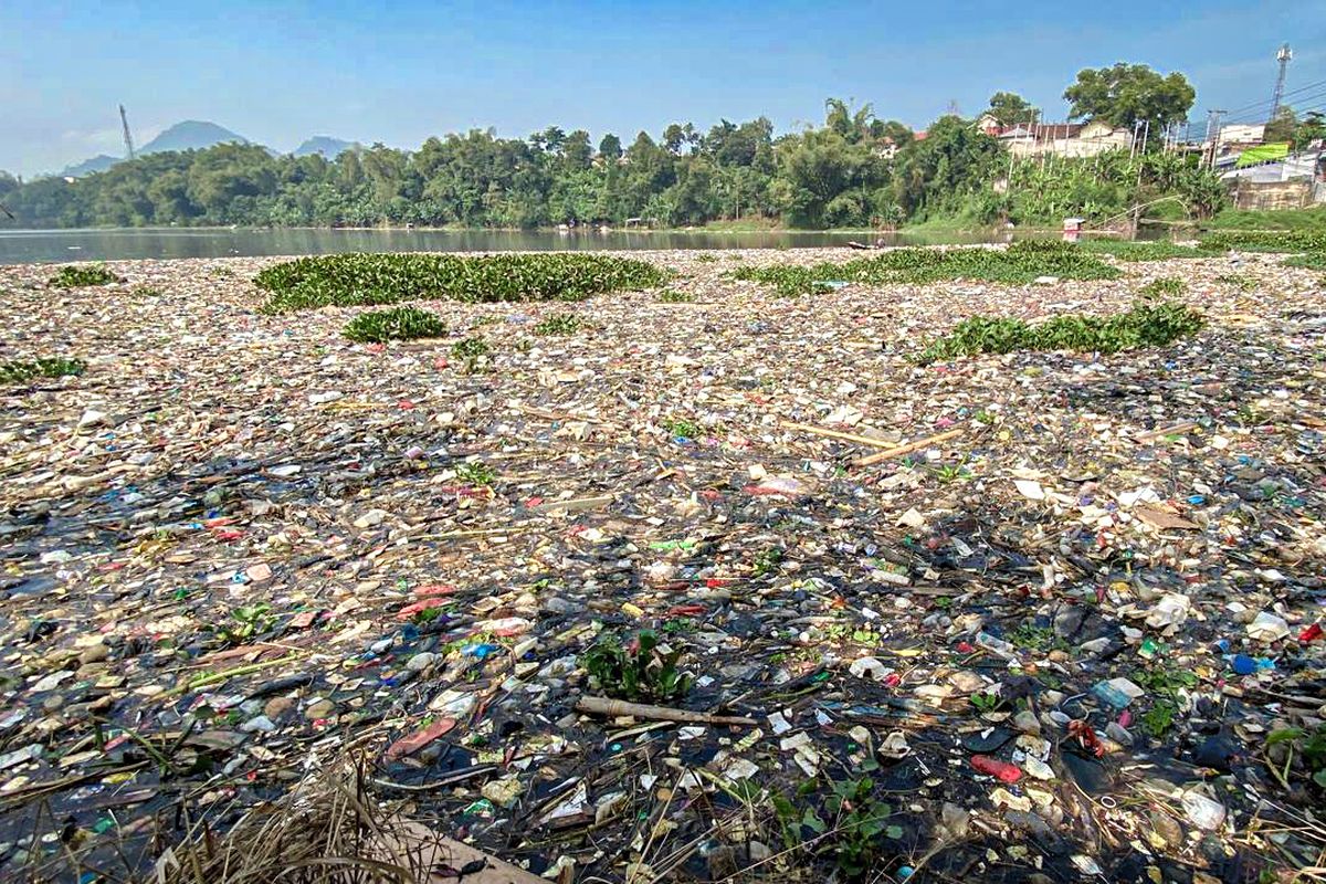 Dedi Mulyadi, pengelolaan sampah, Hanif Faisol, menteri lingkungan hdup, sampah Jawa Barat, Menteri Lingkungan Hidup Soroti Produksi 6,1 Juta Ton Sampah Jabar Tertinggi, Ini Solusi Dedi Mulyadi