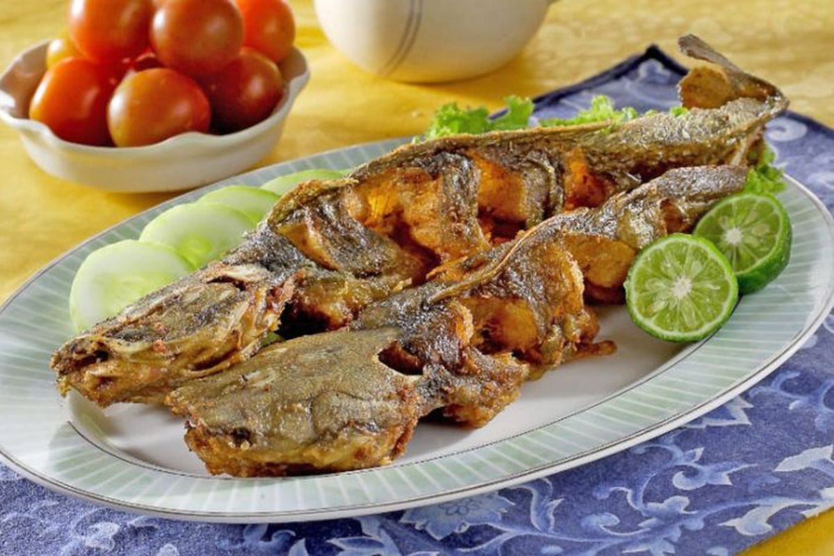 lele goreng tanpa tepung, Resep Lele Goreng, Lele Goreng Tanpa Tepung, resep lele goreng, cara memasak lele tidak berminyak, ikan lele renyah tanpa tepung, Cara Membuat Lele Goreng Tanpa Tepung dan Kunyit, Tak Serap Minyak