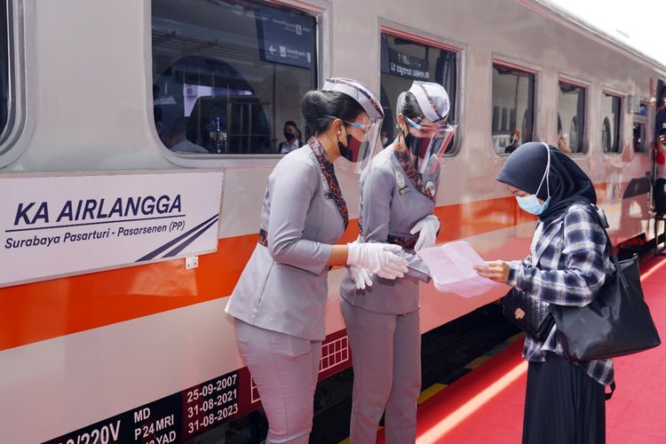 kereta api paling laris dipesan, kereta api paling banyak dipesan saat nataru, Kereta ke Jakarta Malah Laris Manis Jelang Libur Akhir Tahun
