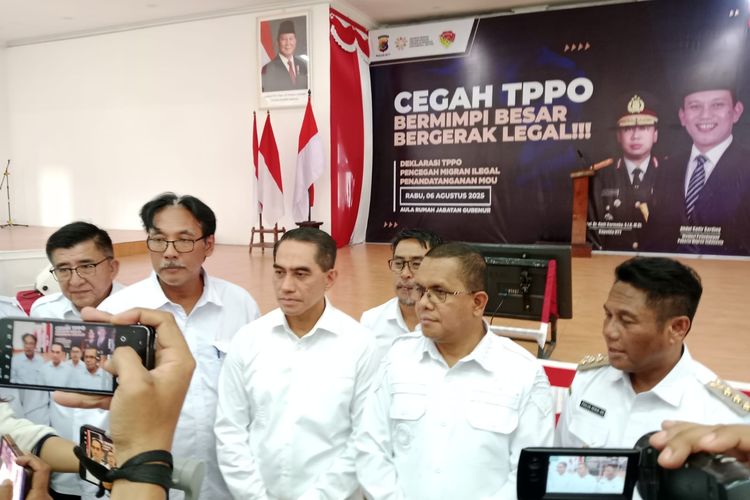 kenaikan pangkat Polri, Pati Polri naik pangkat, pati Polri naik pangkat 2025, Komjen Dwiyono, profil Komjen Dwiyono, Profil Komjen Dwiyono, Sekjen Kementerian P2MI yang Naik Pangkat Jadi Bintang Tiga, Karier dan Latar Belakang Pendidikan, Pendidikan dan Prestasi Akademik, Kenaikan Pangkat dan Apresiasi Polri, Peran Strategis Komjen Dwiyono di Kementerian PPMI, Angkatan Akpol 1994 Kembali Bersinar