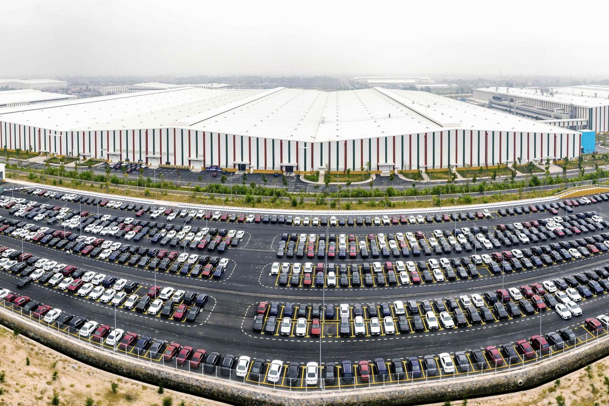 otomotif, Lonjakan Biaya Produksi, Harga Mobil Listrik di China Mulai Naik