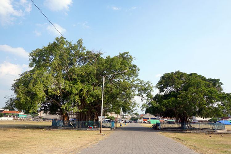 Kota Solo, wisata, Lebaran, 7 Wisata di Solo yang Cocok untuk Liburan Keluarga saat Lebaran 2026, 1. Solo Safari, 2. Masjid Raya Sheikh Zayed, 3. Taman Pracima (Pracima Tuin), 4. Museum Keraton Surakarta, 5. Lokananta Bloc, 6. Museum Keris Nusantara, 7. Alun-Alun Kidul (Alkid)