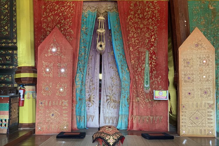 istano basa pagaruyung sejarah, harga tiket masuk istano basa pagaruyung, kapan istano basa pagaruyung terbakar, kapan istano basa pagaruyung didirikan, sejarah istano basa pagaruyung, Sejarah Istano Basa Pagaruyung, Jejak Sejarah Budaya Minangkabau