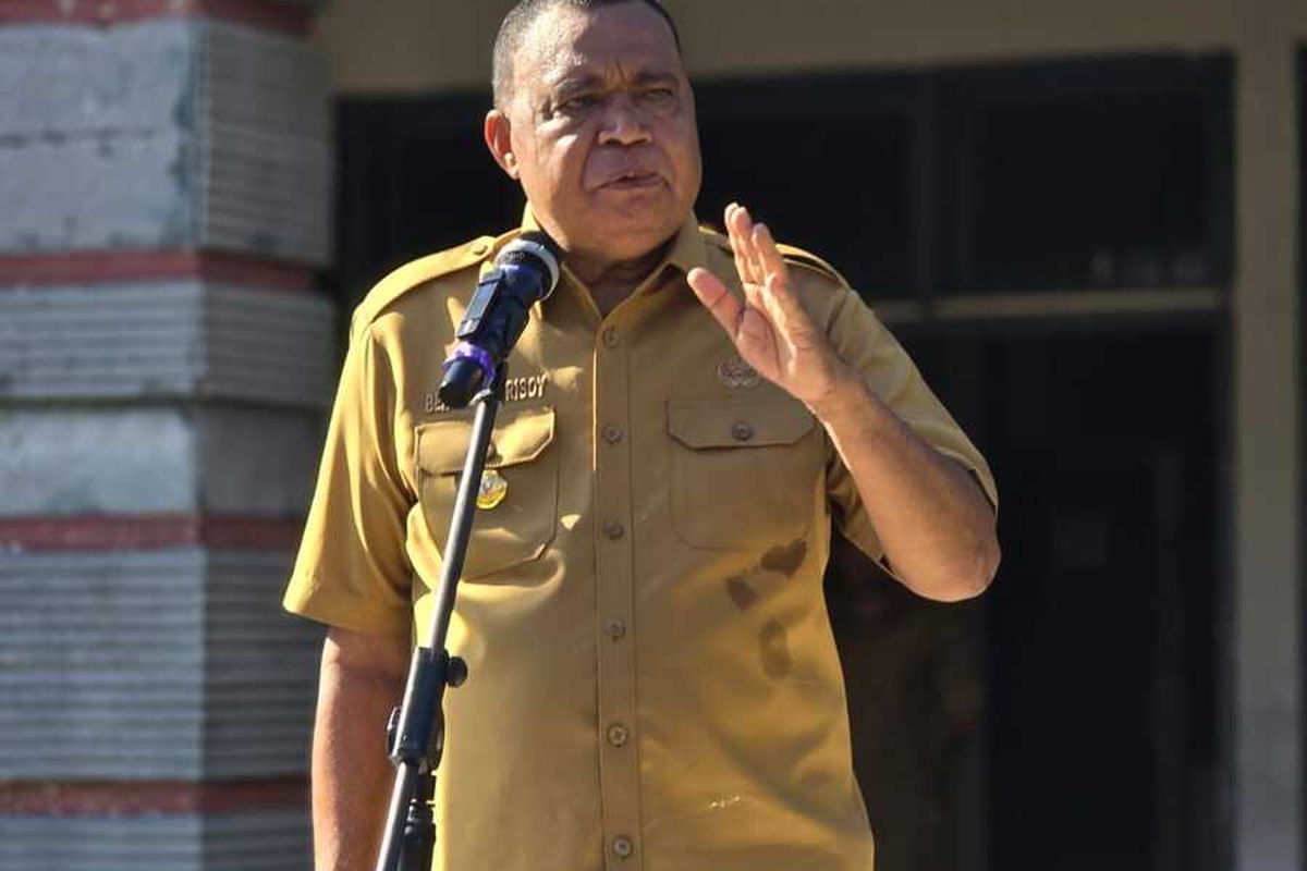 Papua, Bupati Benyamin Arisoy, guru, HUT PGRI, Tema HUT ke-80 PGRI, HUT ke-80 PGRI 2025, papua, hut pgri, hut pgri 2025, HUT ke-80 PGRI 2025: Bupati Benyamin Arisoy Apresiasi Peran Guru di Papua
