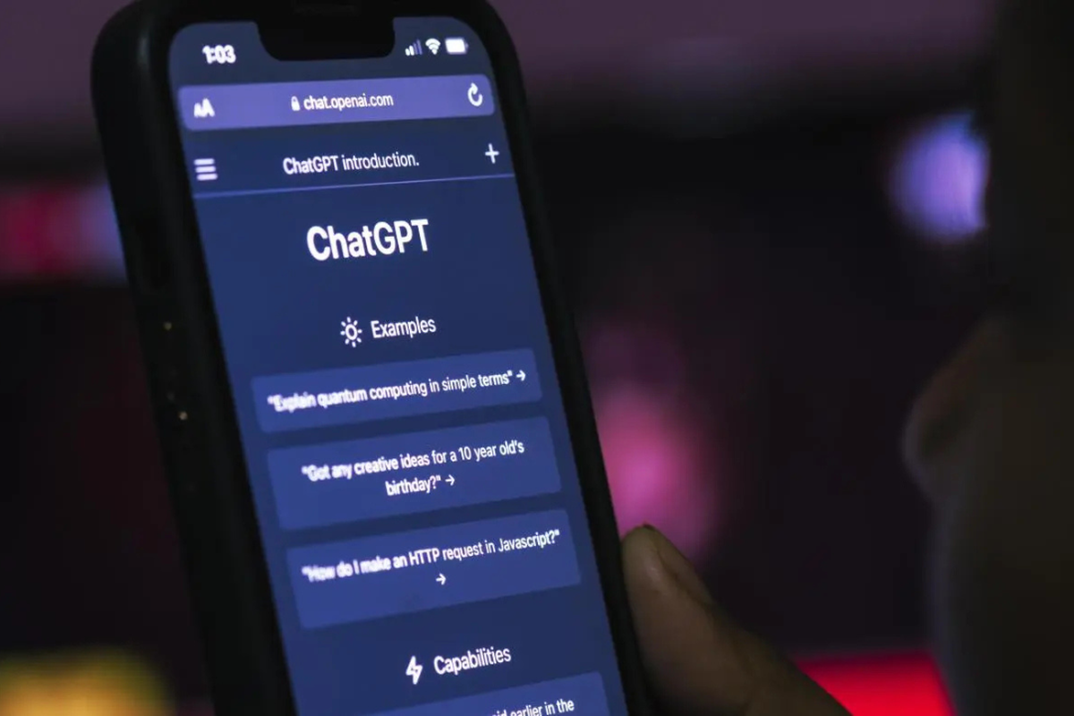 ChatGPT, bocor, Google Search, google search, chatGPT, chat pribadi pengguna, fitur chatgpt, percakapan chatgpt bocor, obrolan chatgpt bocor, Hati-hati, Obrolan Pribadi di ChatGPT Bisa Muncul di Google Search, Fitur "Discoverable" diduga jadi penyebab, OpenAI langsung hapus fitur, Google tegaskan pihaknya tidak ikut serta mengindeks percakapan, OpenAI janjikan keamanan lebih baik