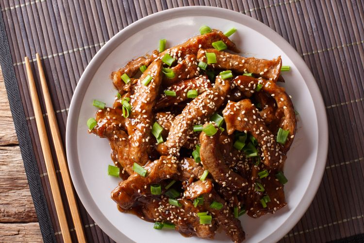 daging sapi, daging, 7 Ide Masakan Daging Sapi dengan Bumbu Praktis untuk Menu Sehari-hari, 1. Tumis Sapi Lada Hitam (Beef Black Pepper), 2. Semur Daging Sapi Cincang/Iris, 3. Sapi Goreng Mentega, 4. Teriyaki Daging Sapi ala Rumahan, 5. Oseng Daging Sapi Mercon Sederhana, 6. Sop Daging Sapi Bening dan Segar, 7. Dendeng Ragi Daging Sapi Praktis