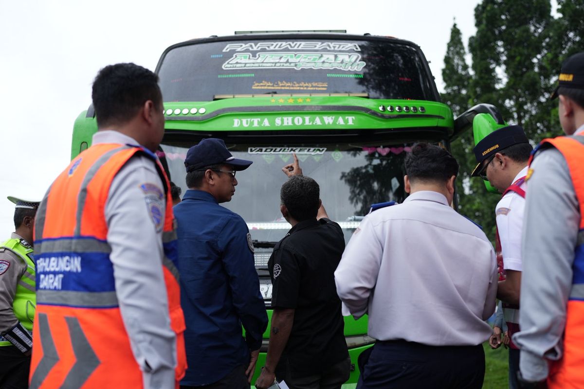 libur, Nataru, pelanggaran, tidak laik jalan, Kemenhub Tindak Puluhan Bus, Ada yang Tidak Laik Jalan dan Tak Berizin