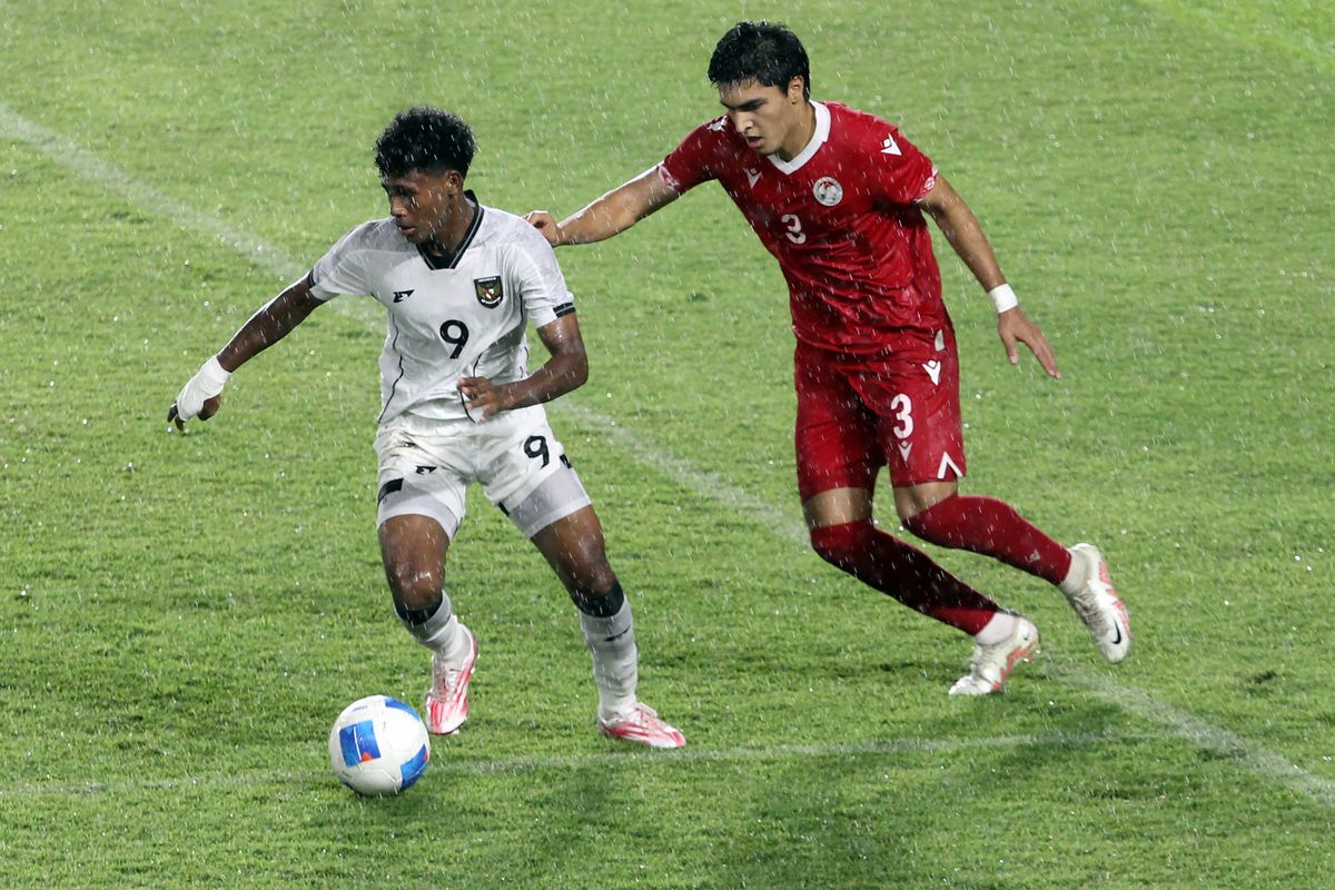 pssi, Tajikistan, Indonesia vs Tajikistan, timnas u17 Indonesia, Hasil Timnas U17 Indonesia, timnas Tajikistan, piala kemerdekaan 2025, Timnas U17 Indonesia vs Tajikistan, hasil Piala Kemerdekaan 2025, Skor Timnas U17 Indonesia vs Tajikistan, Hasil Timnas U17 Indonesia vs Tajikistan, Hasil Timnas U17 Indonesia Vs Tajikistan 2-2: Kemenangan Garuda Buyar di Menit Akhir
