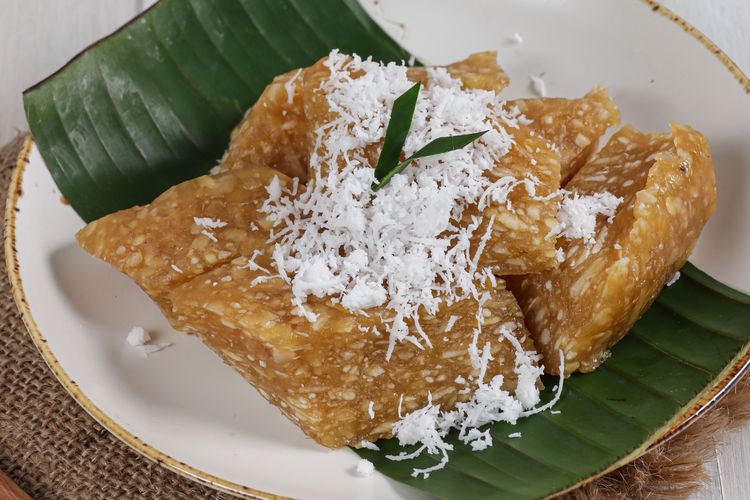 bahan getuk singkong, getuk singkong, getuk singkong gula merah, getuk singkong kukus, membuat getuk singkong, Cuma Dikukus, Begini Cara Bikin Getuk Singkong Gula Merah 4 Bahan