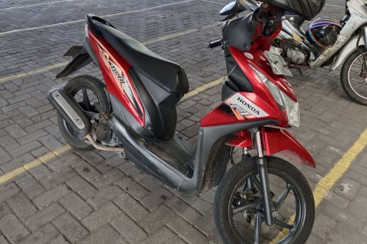 motor matik, standar samping, prosedur operasional, kerusakan aki, Cara Benar Mematikan Motor Matik agar Awet