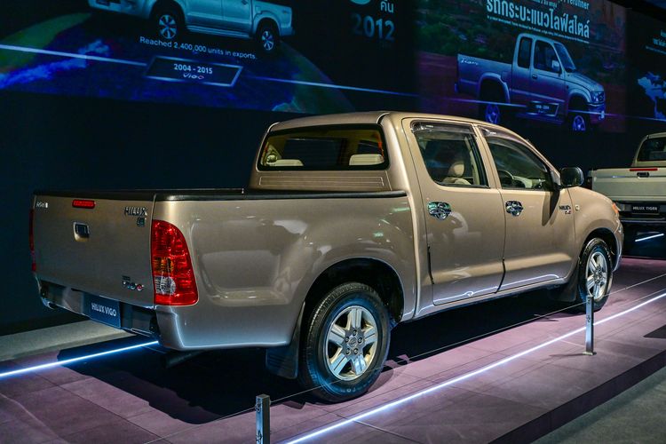 Hilux, Toyota, pikap, Pikap Kabin Ganda, evolusi toyota hilux, Setengah Abad Evolusi Toyota Hilux