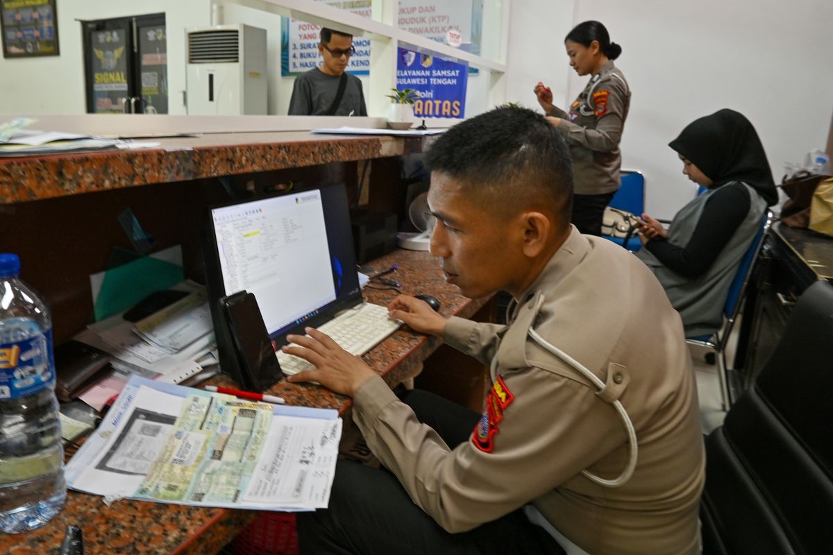 pajak kendaraan bermotor, opsen PKB, Apa Itu Opsen Pajak Kendaraan yang Membuat Warga Jateng 