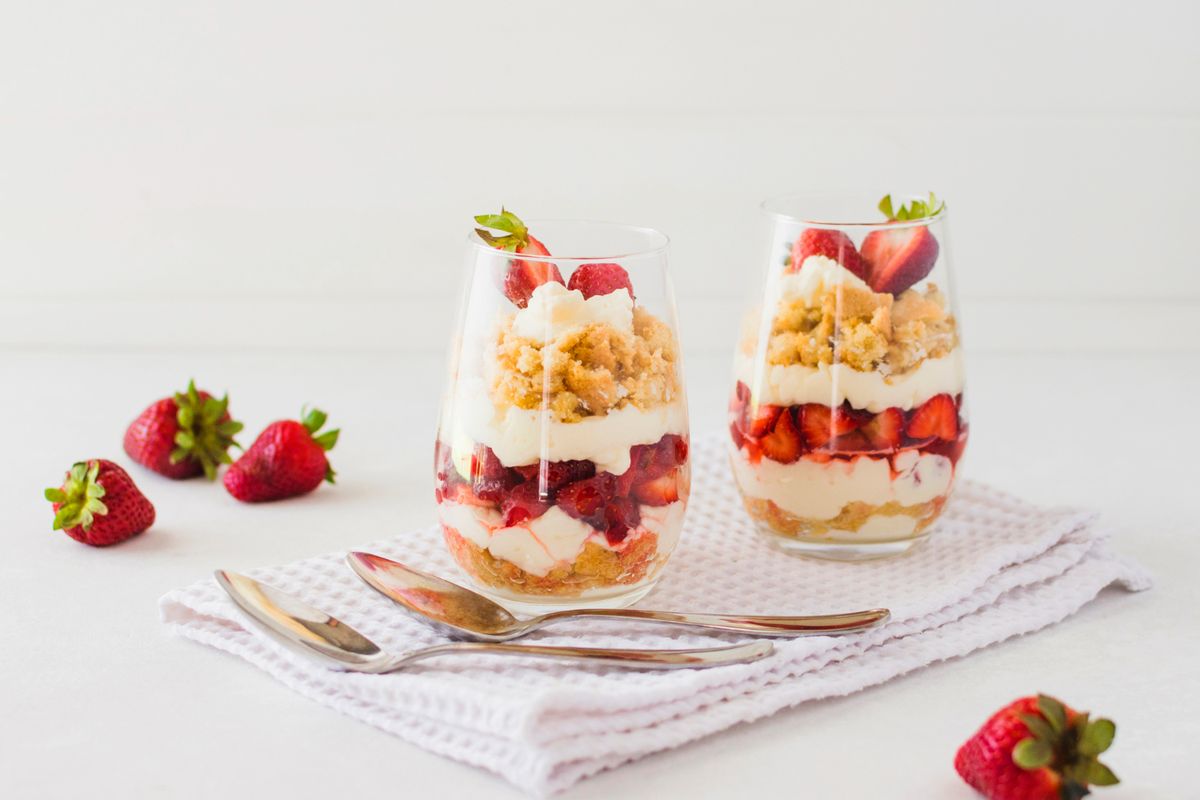 resep yoghurt parfait, Resep yoghurt parfait, cara membuat parfait yoghurt, resep fruit parfait, dessert praktis, ide dessert praktis, Resep Yoghurt Parfait, Dessert Praktis Cuma 3 Bahan