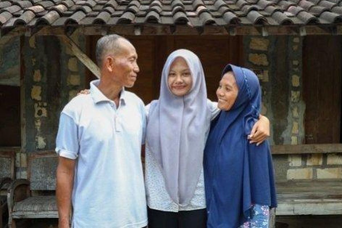 beasiswa UKT 100 persen, kuliah gratis, beasiswa UKT 100 persen UGM, Kisah Rofidah, Anak Sopir Pengangkut Jerami yang Diterima Kuliah Gratis di UGM