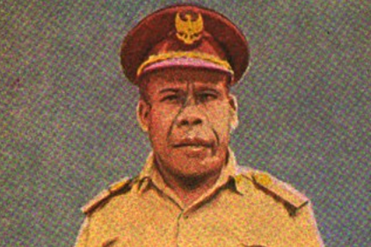 Hari Pahlawan, Frans Kaisiepo, frans kaisiepo, Frans Kaisiepo adalah, hari pahlawan, Pahlawan Nasional Papua, pahlawan nasional papua adalah, sejarah Papua, pahlawan dari timur indonesia, tokoh pahlawan dari indonesia timur, pahlawan dari papua, pahlawan dari papua adalah, Hari Pahlawan: Kisah Frans Kaisiepo, Pejuang yang Perjuangkan Irian Barat untuk Indonesia, Mengenal Nasionalisme dari Soegoro Atmoprasojo, Lahirnya Nama “Irian” dan Semangat Melawan Penjajahan, Perjuangan Mengibarkan Merah Putih di Tanah Irian, TRIKORA dan Kemenangan Rakyat Irian Barat, Gubernur Papua dan Pejuang Pepera