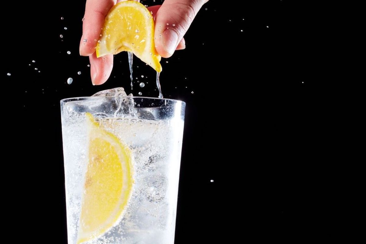 kolesterol, air lemon, manfaat air lemon, cara meracik air lemon, Cara Meracik Air Lemon untuk Turunkan Kolesterol, Catat Bahan-bahannya!