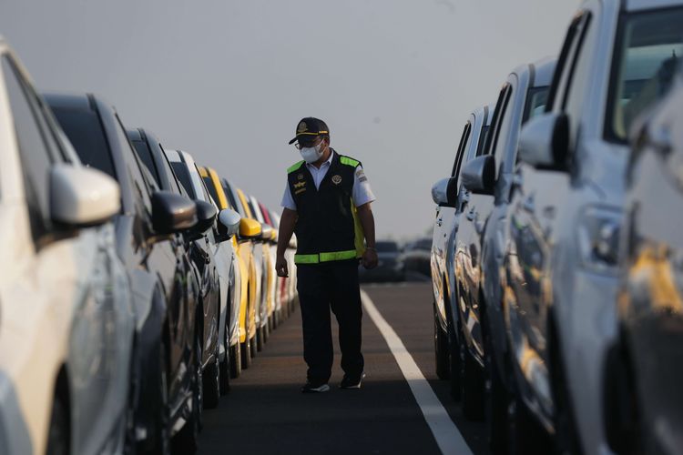 ekspor, ekspor mobil, Ekspor, Gaikindo, penjualan mobil, Ekspor Mobil, kendaraan bermotor, Ekspor Mobil RI Melambat Oktober 2025, CKD Tancap Gas