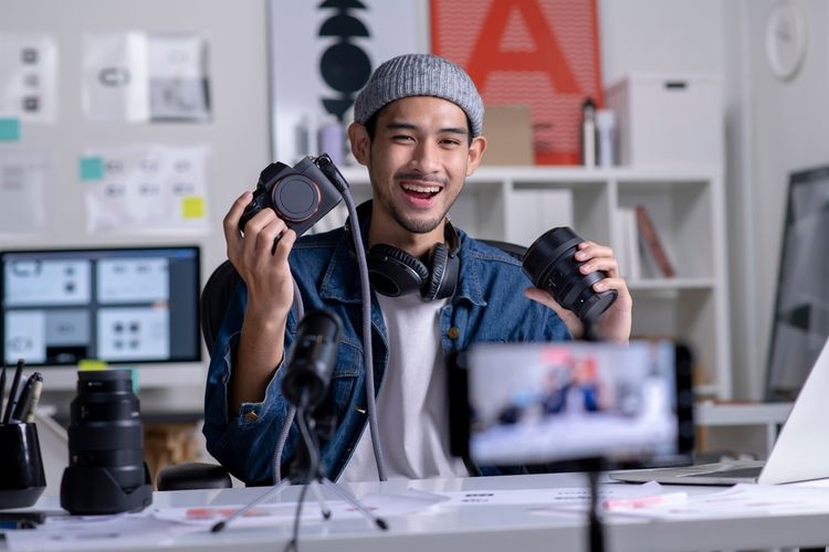 instagram, pendapatan, YouTube, media sosial, iklan, revenue, media, TikTok, kreator, kreator konten, pengiklan, media tradisional, kreator digital, Pertama Kalinya, Pendapatan Iklan Konten Kreator Lampaui Media Tradisional
